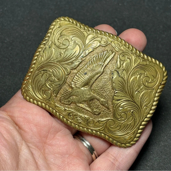 El Arturo Bronze Crumrine Inc Vintage Floral Buckle Solid Gold Tone Men’s Buckle - Picture 1 of 9